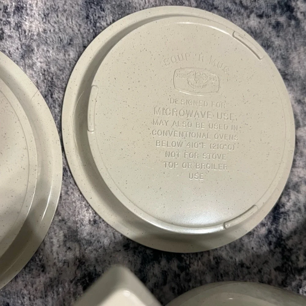 Vintage Set of 2 Nordic Ware Soup R’ Mugs with lids